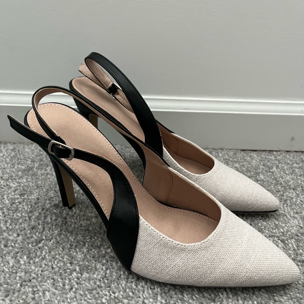 NWOT Canvas and Black Pointed Toe Slingback Heels